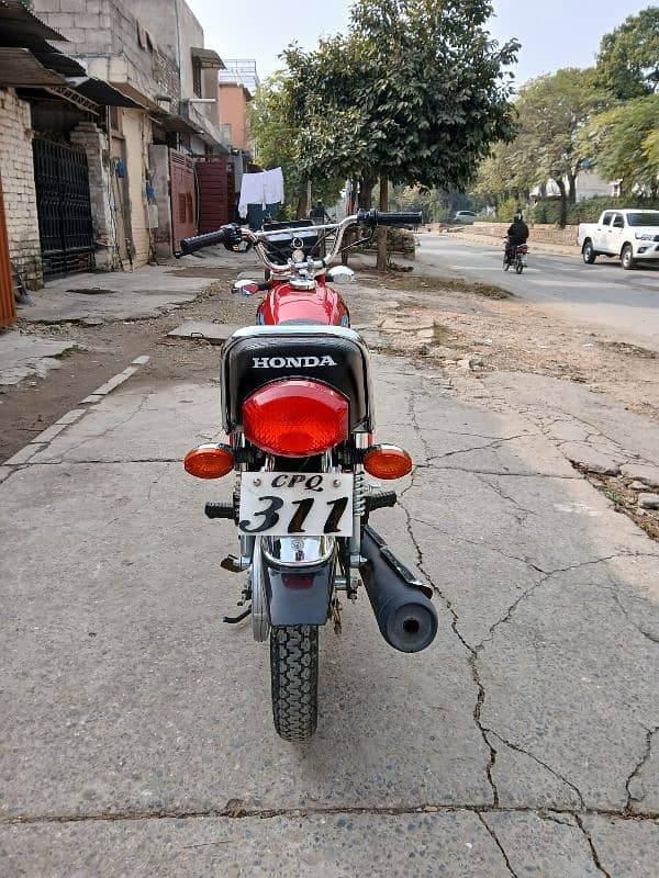 Honda Cg 125 in showroom Condition 6