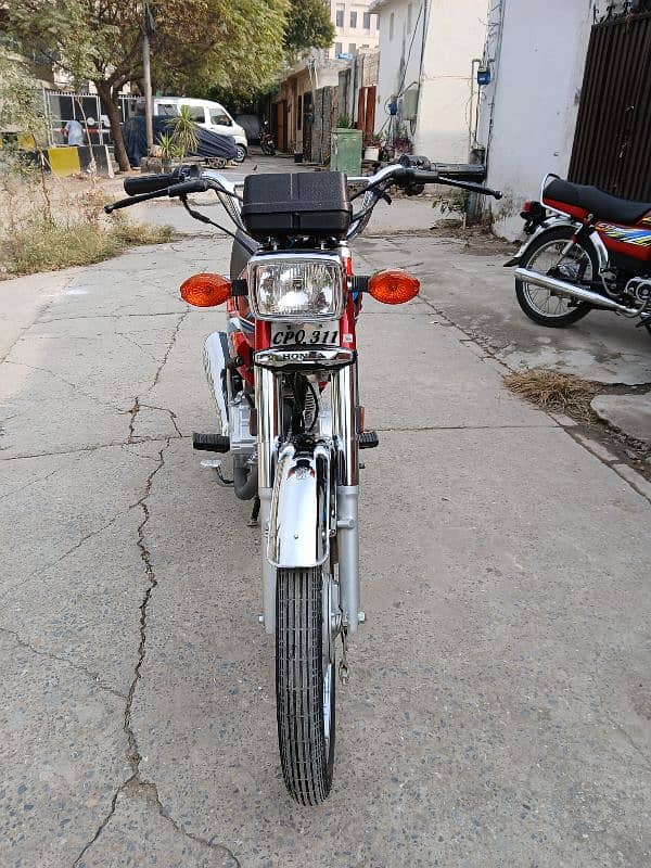 Honda Cg 125 in showroom Condition 7