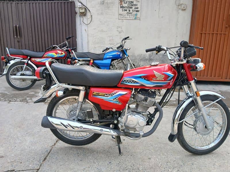 Honda Cg 125 in showroom Condition 9