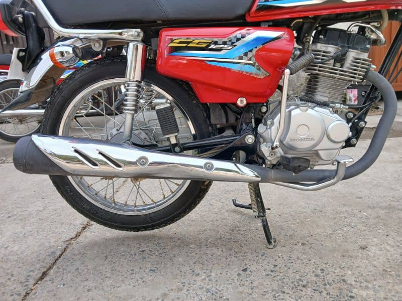 Honda Cg 125 in showroom Condition 10