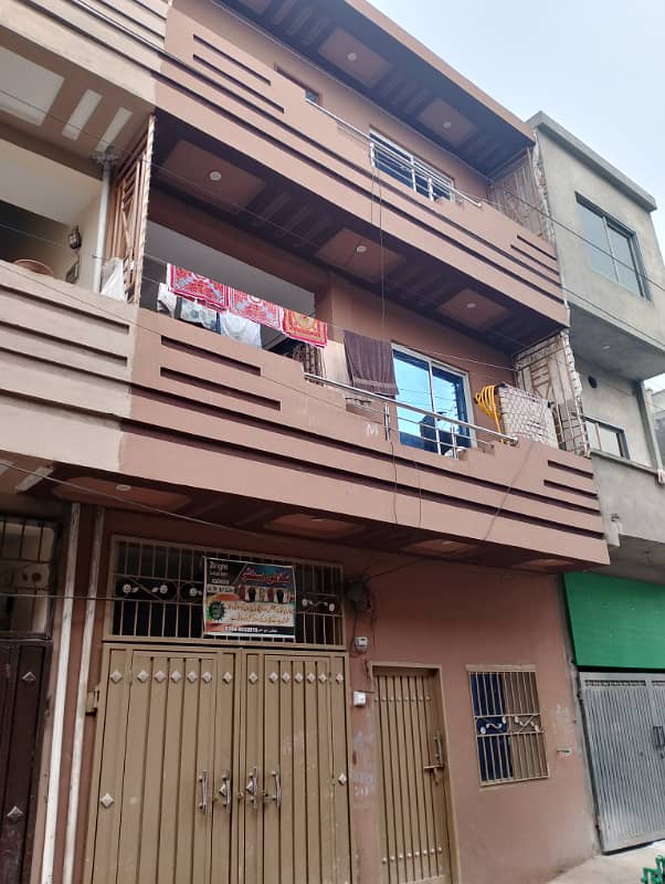 House for sale 4 Marla 2.5 story in Khanna pull near Sanam Chowk Islamabad 1