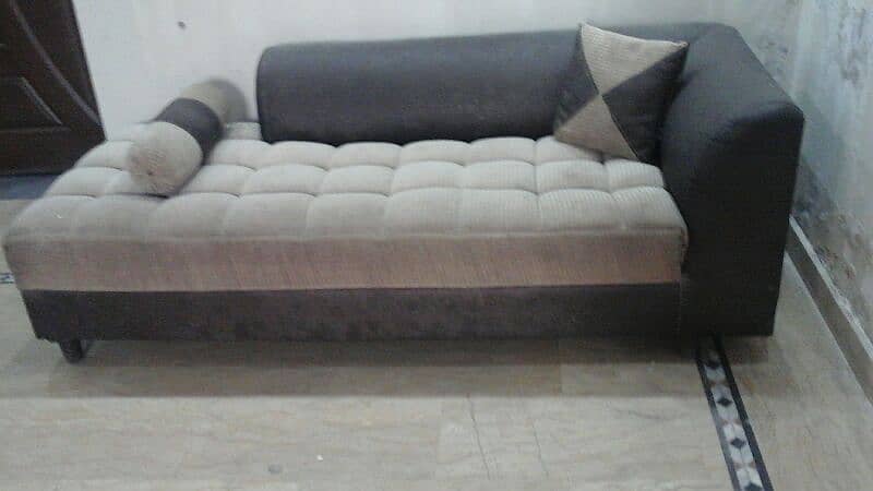 dewan sofa 0