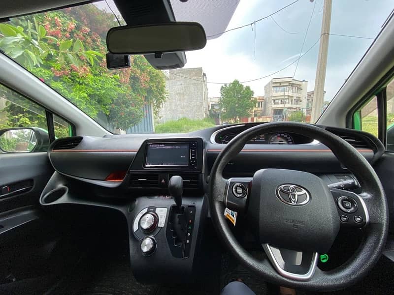 Toyota Sienta 2018 3