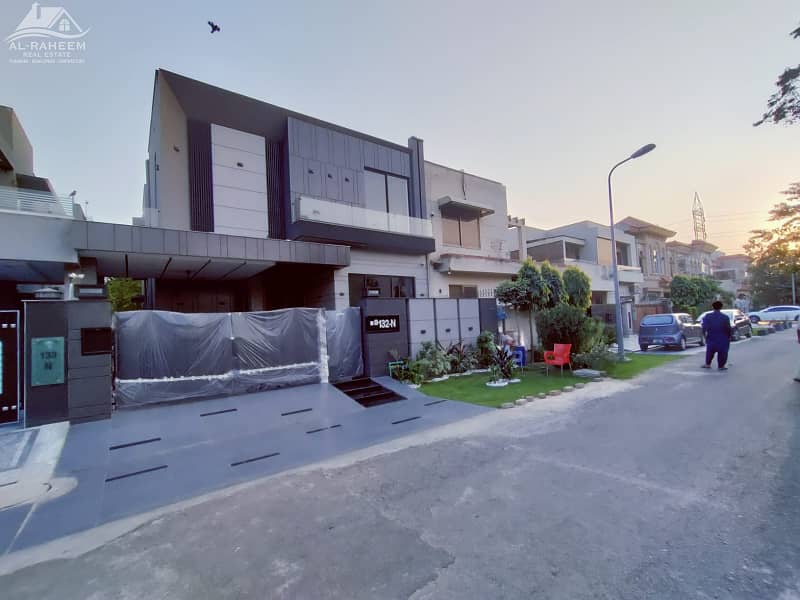 100% Original Add 10 Marla Modern Design House In DHA Phase 6 NEAR TO DOLMEN MALL 2