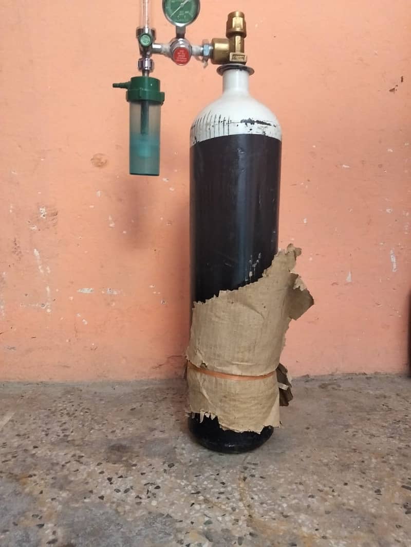 Oxygen Cylinder With Kit 03137522513 2