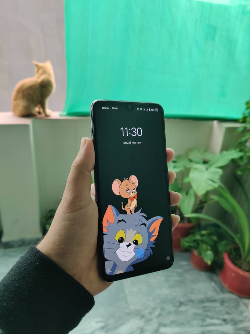 Vivo v21e lush condition 0