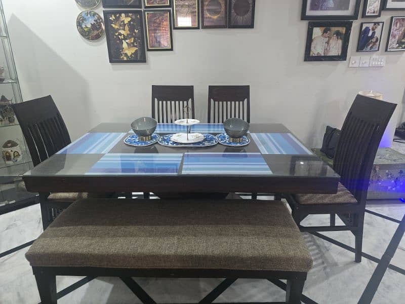 6 seater dinning table 0