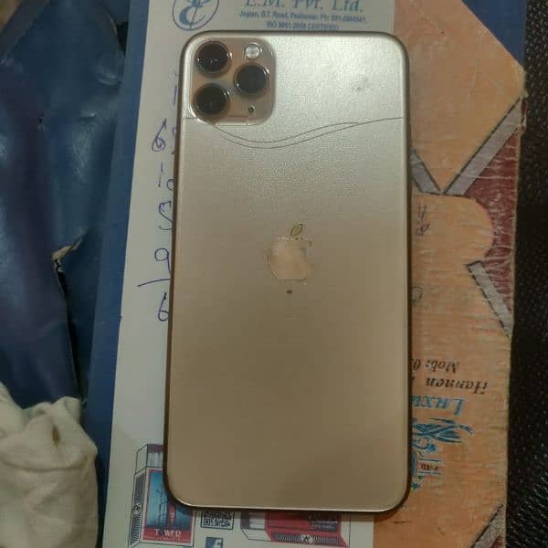 iphone 11pro max golden colour 1