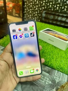 A. O. A   I Phone XS Max   64 GB