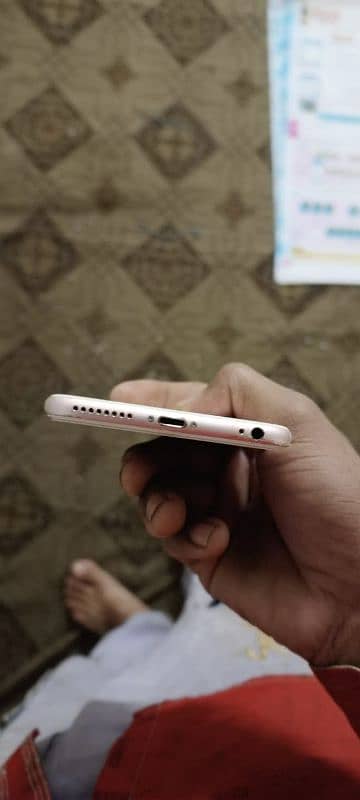 iPhone 6s plus rose gold 6