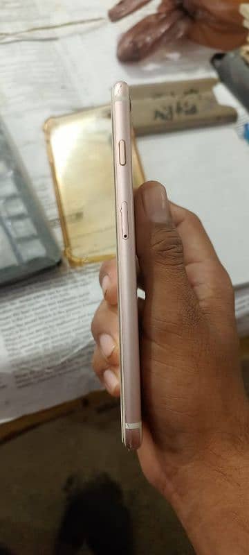 iPhone 6s plus rose gold 13