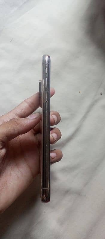 iphone XS ( 10/8 ) Condition Factory Lock Laga hua hai 4