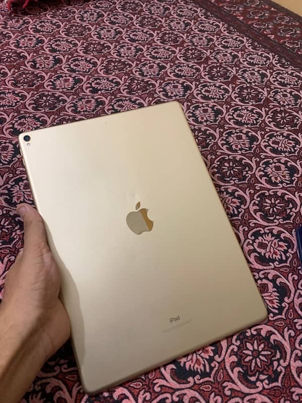 ipad pro 12.9 64GB 2nd generation 2017 1