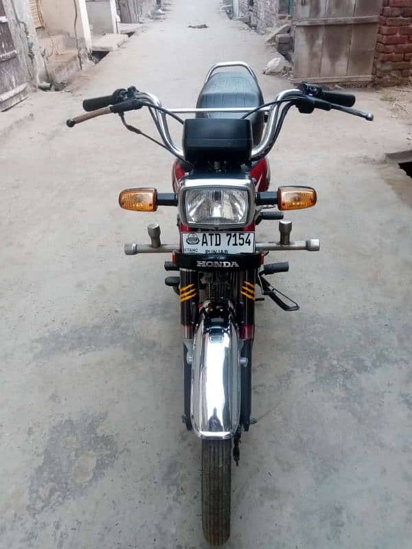 Honda CD70 2022 3