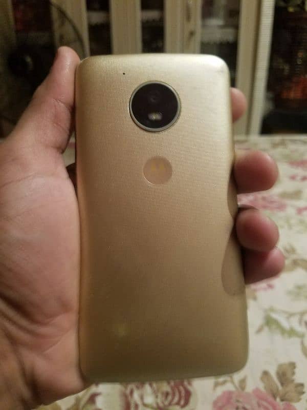 moto E4 3