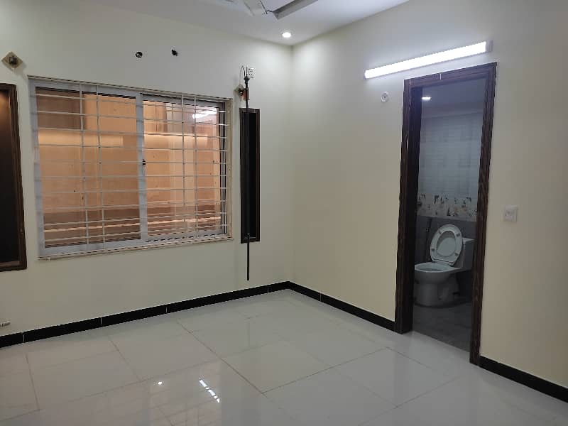 upper portion for rent in d12 0