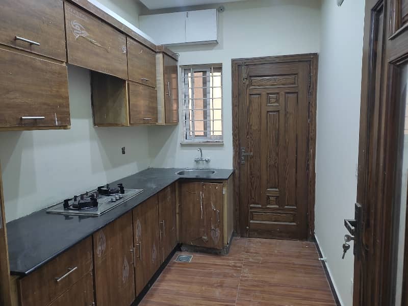 upper portion for rent in d12 3