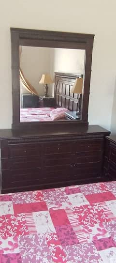 Bed set with dressing table and side tables