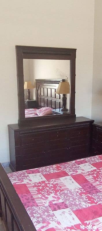 Bed set with dressing table and side tables 1