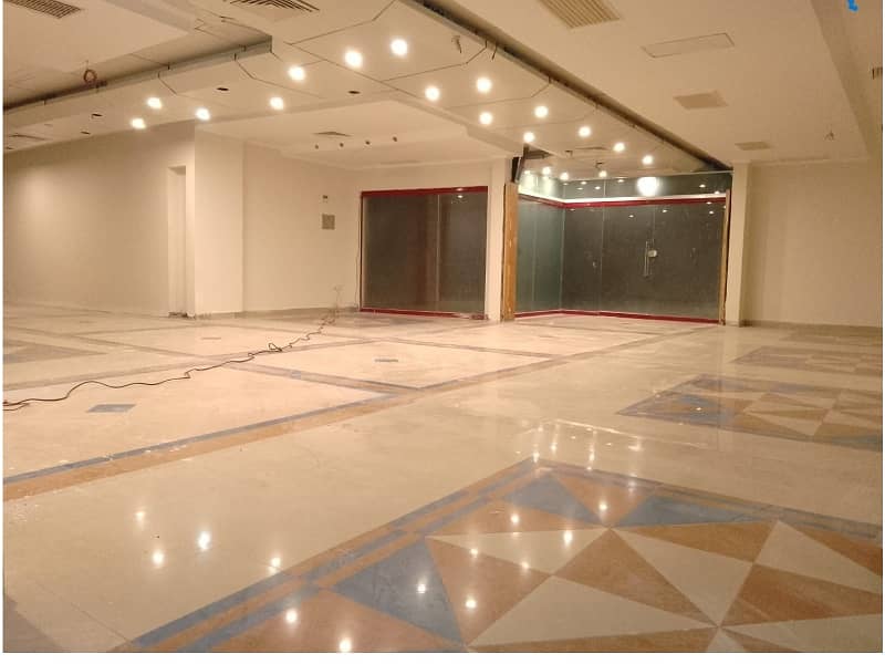 Investment Corridor And Builders Proudly Offer Area 1200 Square Feet Corporate Office Available For Rent in Main Boulevard Road Gulberg 3 Lahore 8