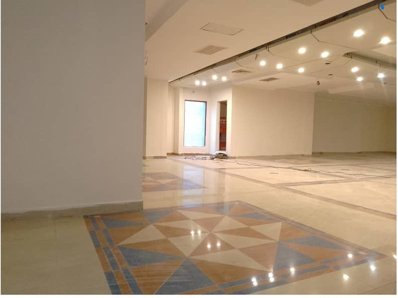 Investment Corridor And Builders Proudly Offer Area 1200 Square Feet Corporate Office Available For Rent in Main Boulevard Road Gulberg 3 Lahore 11