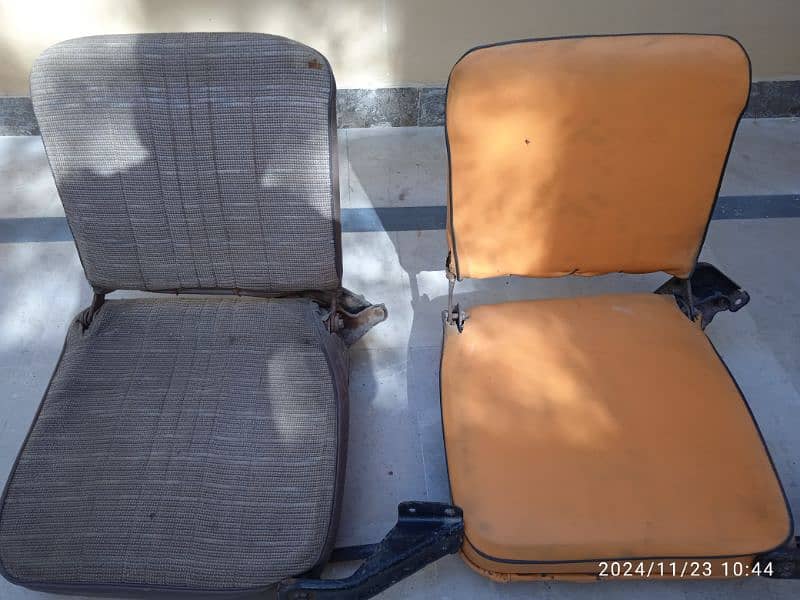 Hiace folding seats 0