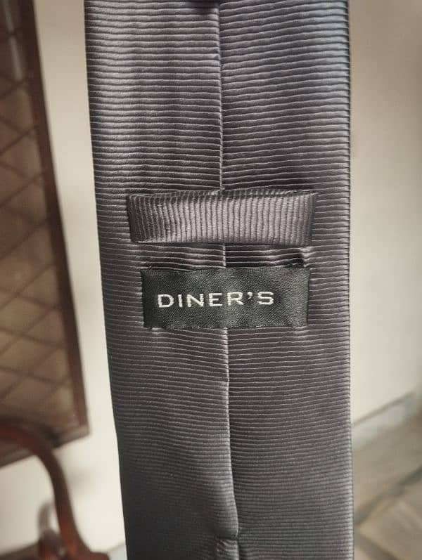 Dinner's pent coat tie in new condition 4