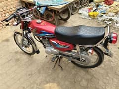 Honda 125 Jo K 3 Month Huway ha lay ko or 10/10 Ha ak Hath py Chala Ha