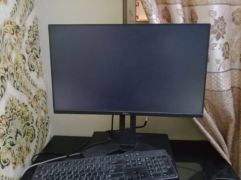 LCD BORDERLESS 24" INCH & CPU INTEL CORE 0