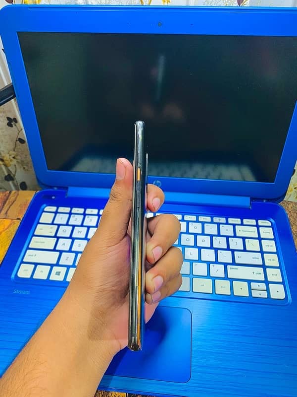 ONE PLUS 7T PRO MACLAREN EDITION 6