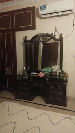 Bedroom set in good condition