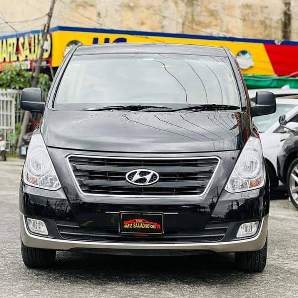 Hyundai H1 CBU 2.4 Diesel 2017 Model 12