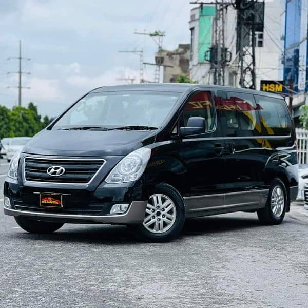 Hyundai H1 CBU 2.4 Diesel 2017 Model 17