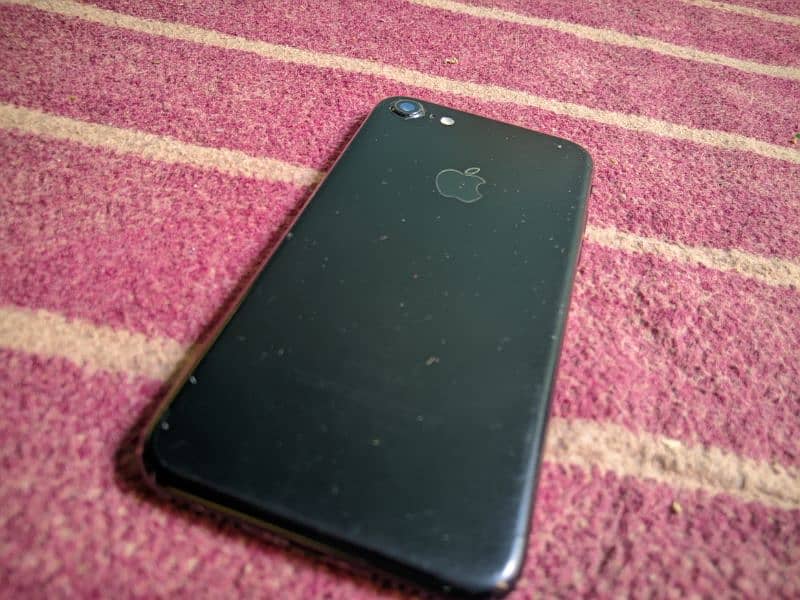 iphone 7 - 128gb non pta 10\10 condition 1