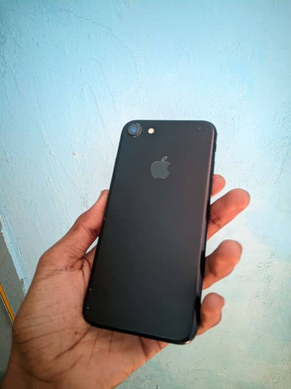 iphone 7 - 128gb non pta 10\10 condition 3