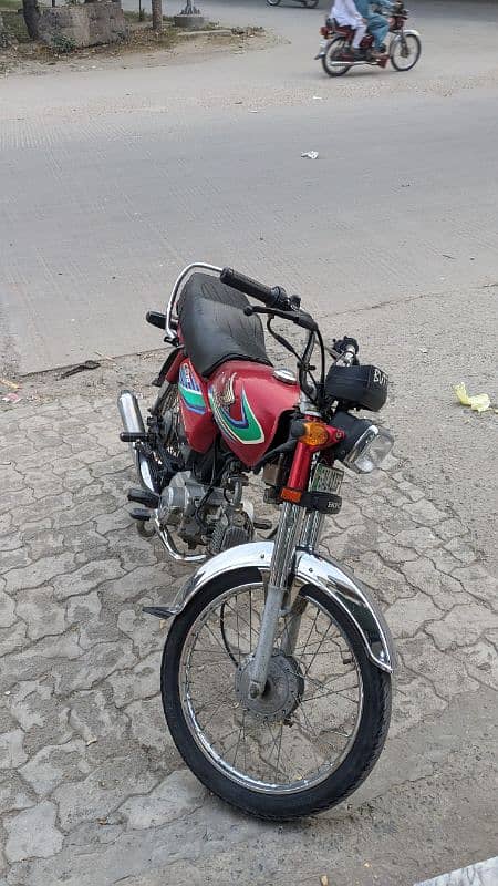 total genuine bike he urgent sale ph:03002517009 4