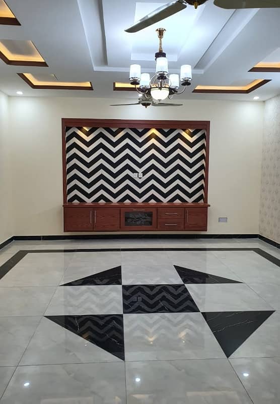 14 Marlas Tile Flooring House With Gas & Water Bore Near Kashmir Highway G-14/4 7