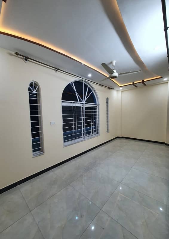 14 Marlas Tile Flooring House With Gas & Water Bore Near Kashmir Highway G-14/4 9