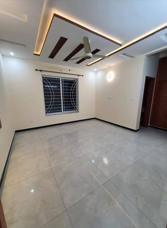 14 Marlas Tile Flooring House With Gas & Water Bore Near Kashmir Highway G-14/4 10