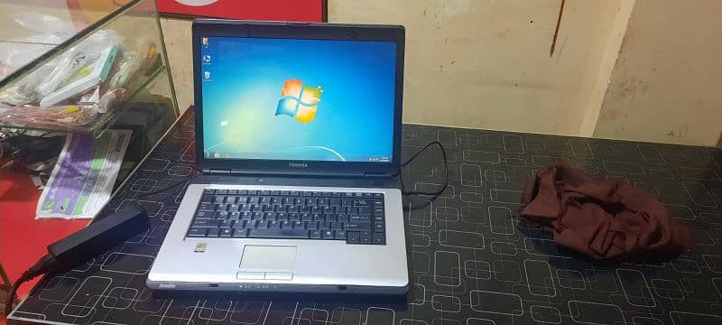 Toshiba Satellite 575  2.0GHz 0