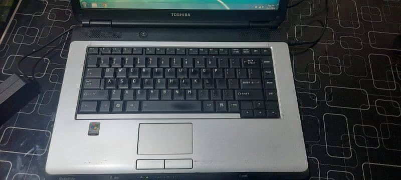 Toshiba Satellite 575  2.0GHz 1