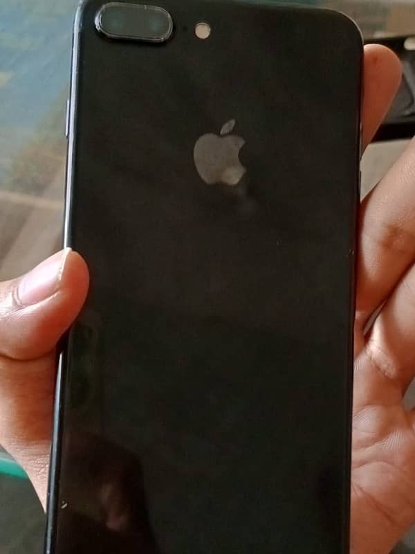 i phone 7plus LLA model pta approved 128 gb urgent sale 2