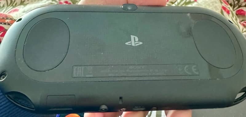 ps vita slim (10/10 condition ) 3