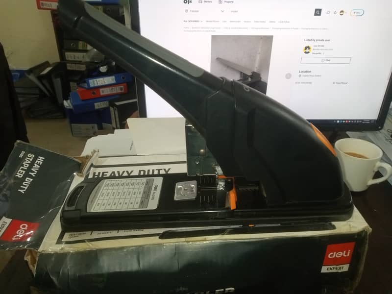 Heavy duty stapler 1