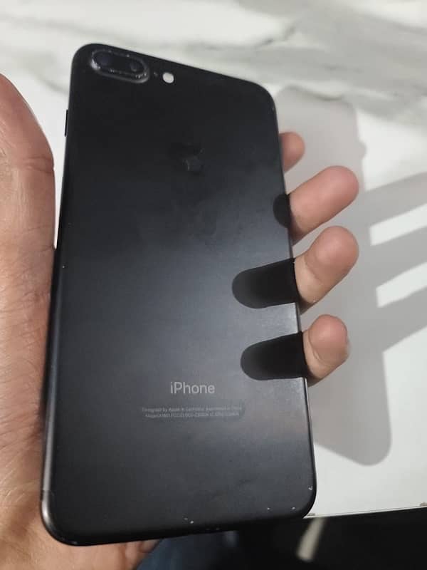 I phone 7plus 9/10 condition 0