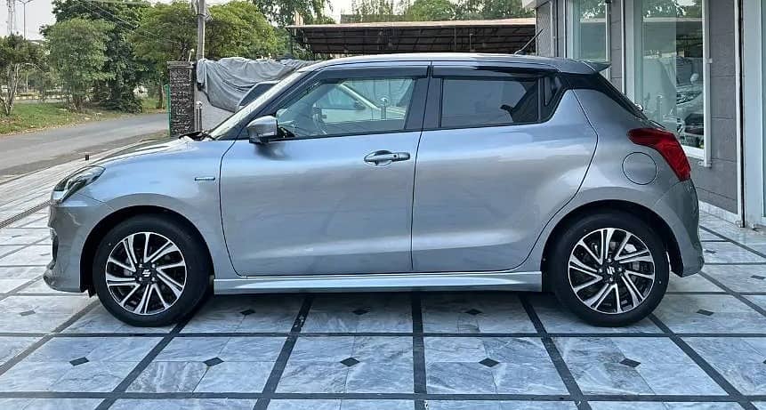 SUZUKI Swift RS 1.2 Turbo Hybrid - 2020 4