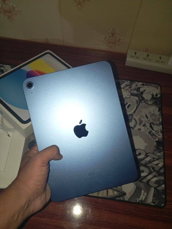 iPad 10th generation in 11 months warranty 4