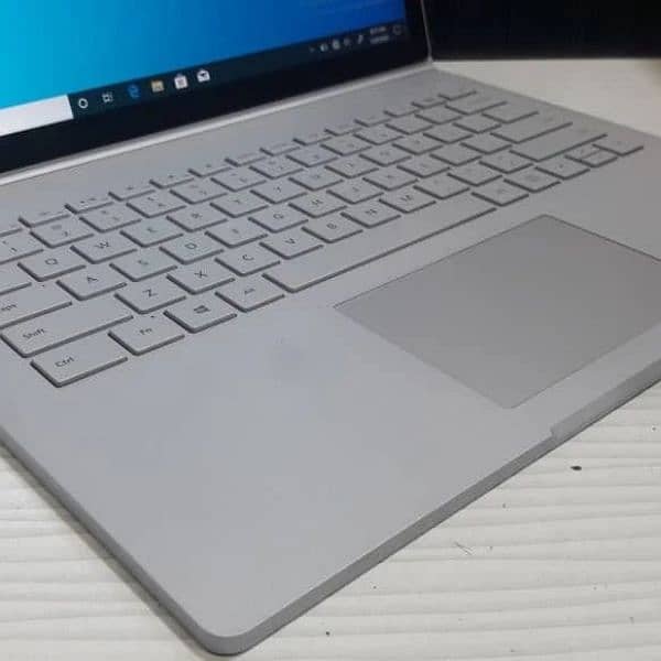 Microsoft Surface Book 3 i7 10th 32gb ram 1TB SSD 4GB NVIDIA CARD 10