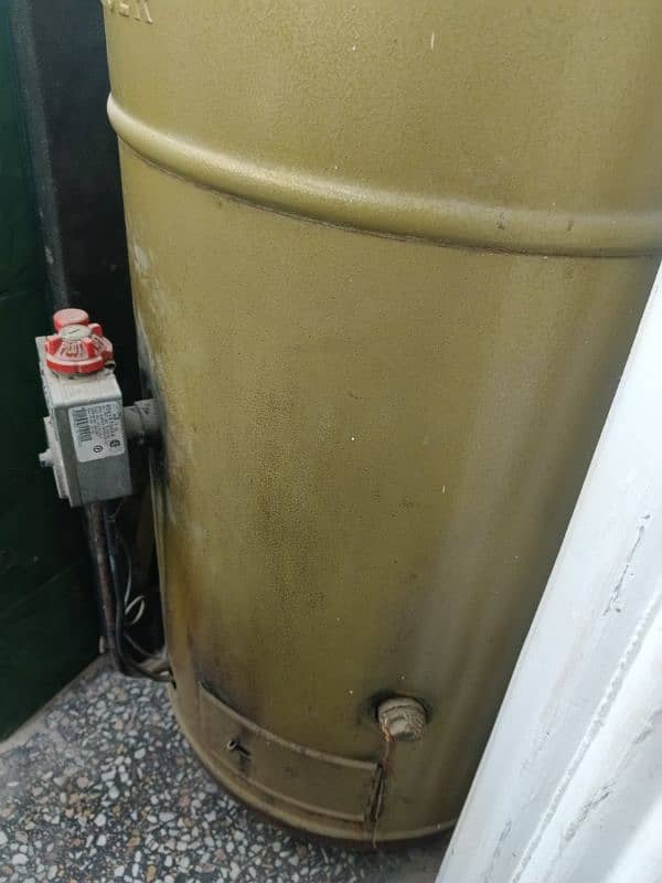 sui gas geyser for sale in good condition 2