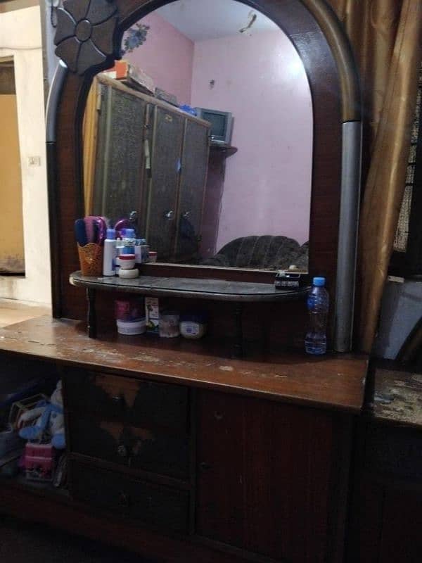 dressing table 0